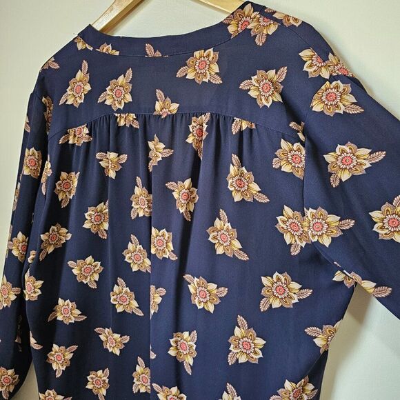 EUC LIKE NEW LOFT MEDALLION FLORAL PRINT SPLIT V NECK LONGSLEEVES TOP SIZE XL - Picture 10 of 16